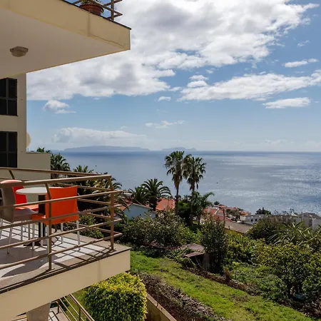 I By Trip2portugal * Caniço